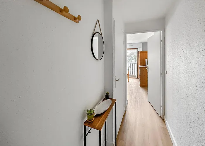 Chaleureux, Parking Privé Proche