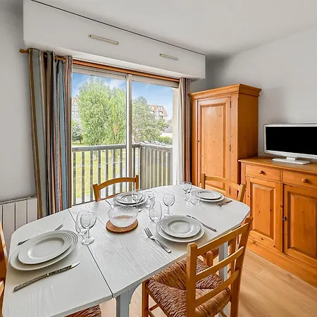 Chaleureux, Parking Prive Proche アパート *