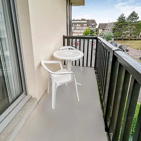 Chaleureux, Parking Prive Proche アパート