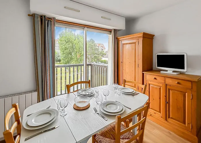 Chaleureux, Parking Prive Proche 아파트 *